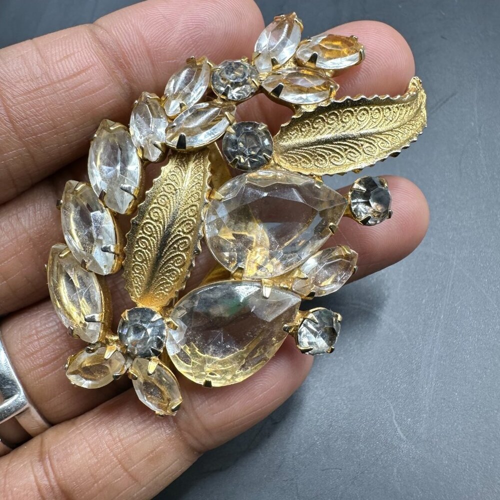 Vintage Clear Rhinestone Brooch Gold Tone Textured Leaf Pear Navette Pin